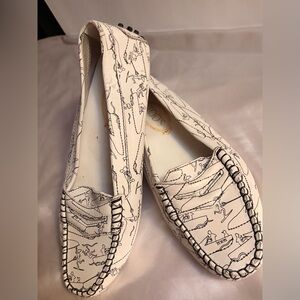 Tod's White Printed Leather Driving Loafers